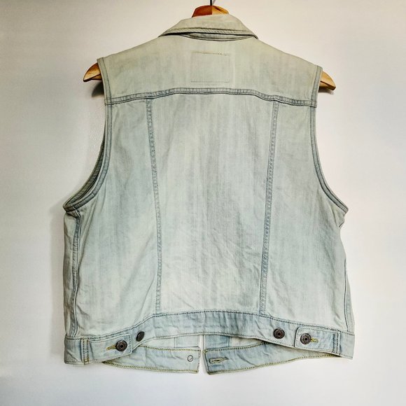 Levi's Strauss Light Wash Women's Denim Vest - Size L - Picture 2 of 3